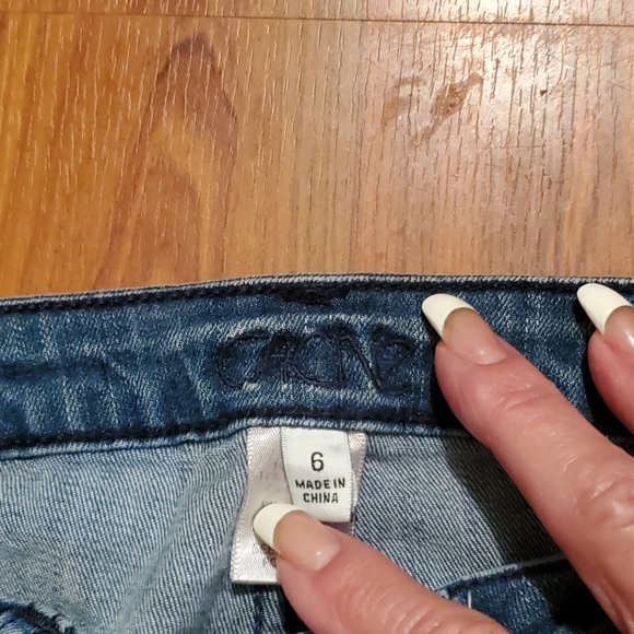 Cache Jeans - Picture 3 of 6